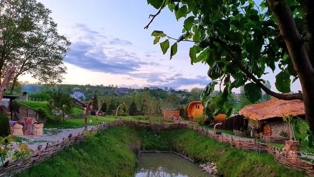 Valea Celor Doisprezece Hotel Piriu Dobreni Екстериор снимка